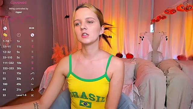 LilLisa online show from 11/02/25, 03:47