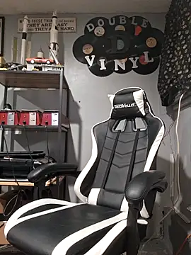 SueNixon online show from 10/21/25, 12:22