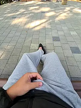 starvingo2002 online show from 10/26/25, 01:33