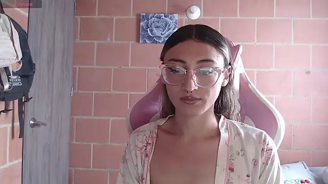 Andrea camilaaa online show from 02/12/26, 01:50