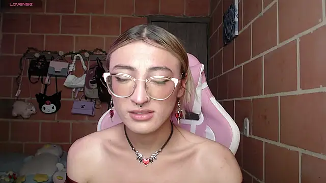 Andrea camilaaa online show from 05/09/26, 04:01