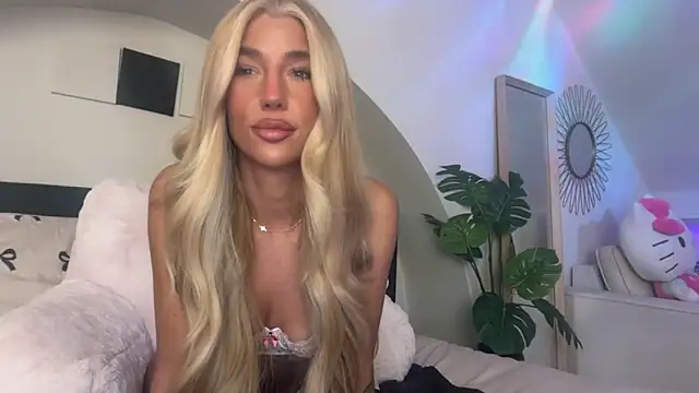 Snapshot of KENNIEXROSE chatting on 03/26/26, 11:54 KENNIEXROSE online show from 03/26/26, 11:54