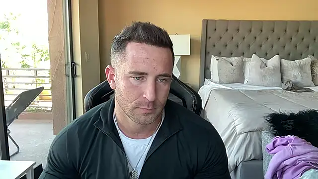 brettmycles28 online show from 10/05/25, 09:56