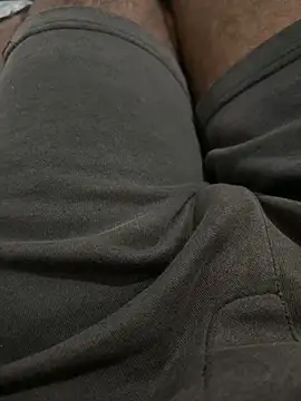 Snapshot of bigDick_000610 chatting on 04/21/26, 07:28 bigDick 000610 online show from 04/21/26, 07:28