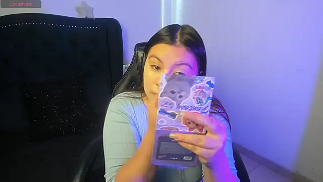 LucyPetit online show from 12/02/25, 12:54