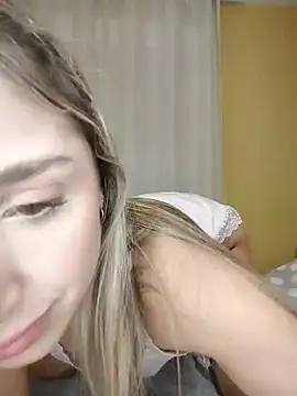 Snapshot of mikateen chatting on 11/06/25, 09:26 mikateen online show from 11/06/25, 09:26