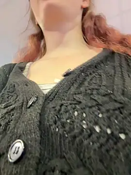 Snapshot of raen001 chatting on 11/10/25, 08:57 raen001 online show from 11/10/25, 08:57