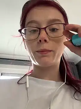 Snapshot of raen001 chatting on 11/20/25, 09:09 raen001 online show from 11/20/25, 09:09