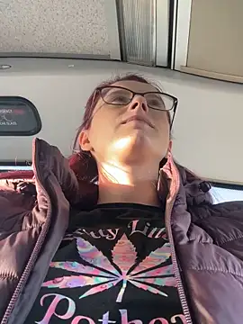 Snapshot of raen001 chatting on 11/28/25, 09:01 raen001 online show from 11/28/25, 09:01