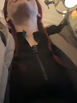 Snapshot of raen001 chatting on 03/06/26, 09:50 raen001 online show from 03/06/26, 09:50