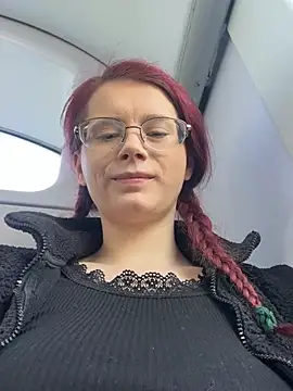 Snapshot of raen001 chatting on 03/10/26, 09:03 raen001 online show from 03/10/26, 09:03