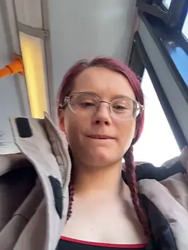 Snapshot of raen001 chatting on 03/11/26, 09:59 raen001 online show from 03/11/26, 09:59