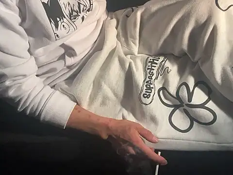 Snapshot of CAMEL1913 chatting on 10/24/25, 05:20 CAMEL1913 online show from 10/24/25, 05:20