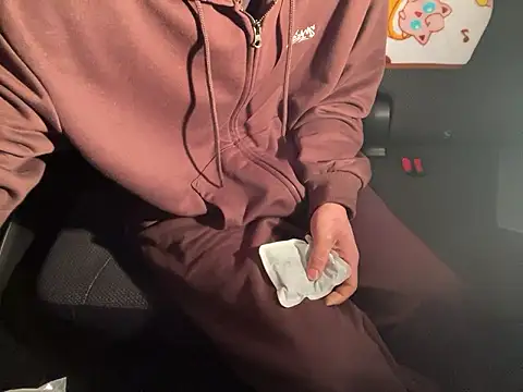 Snapshot of CAMEL1913 chatting on 12/19/25, 05:53 CAMEL1913 online show from 12/19/25, 05:53