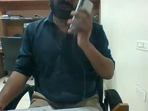 Snapshot of autophile-indian chatting on 12/19/25, 05:03 autophile-indian online show from 12/19/25, 05:03