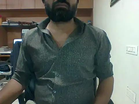 Snapshot of autophile-indian chatting on 12/20/25, 07:37 autophile-indian online show from 12/20/25, 07:37