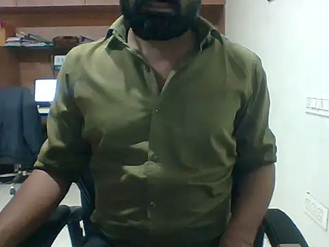 Snapshot of autophile-indian chatting on 12/22/25, 07:49 autophile-indian online show from 12/22/25, 07:49