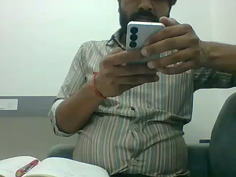 Snapshot of autophile-indian chatting on 12/23/25, 06:22 autophile-indian online show from 12/23/25, 06:22