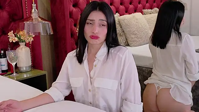 Snapshot of ZaraGold chatting on 11/07/25, 11:38 ZaraGold online show from 11/07/25, 11:38