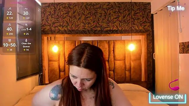 Isa Thompson   online show from 10/23/25, 12:04