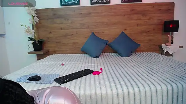 AlexandraCambell online show from 09/29/25, 08:13