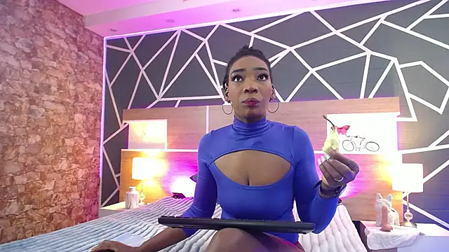 AlexandraCambell online show from 10/15/25, 12:05