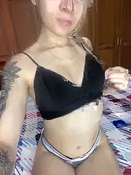 Snapshot of karla-thomsom10 chatting on 09/11/25, 10:21 karla-thomsom10 online show from 09/11/25, 10:21