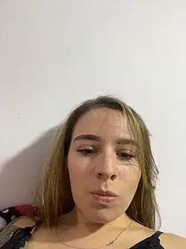 Snapshot of karla-thomsom10 chatting on 09/18/25, 09:06 karla-thomsom10 online show from 09/18/25, 09:06