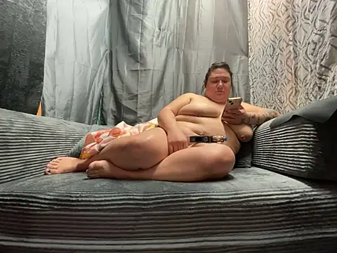 Snapshot of JizzyJazzunleashed chatting on 04/05/26, 05:54 JizzyJazzunleashed online show from 04/05/26, 05:54