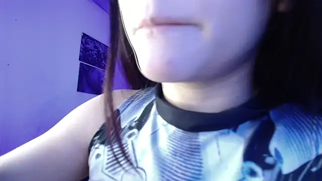 Snapshot of sakuramoss chatting on 10/19/25, 06:03 sakuramoss online show from 10/19/25, 06:03