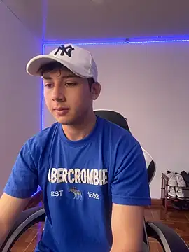 Snapshot of Casper___kyy chatting on 10/30/25, 04:30 Casper kyy online show from 10/30/25, 04:30