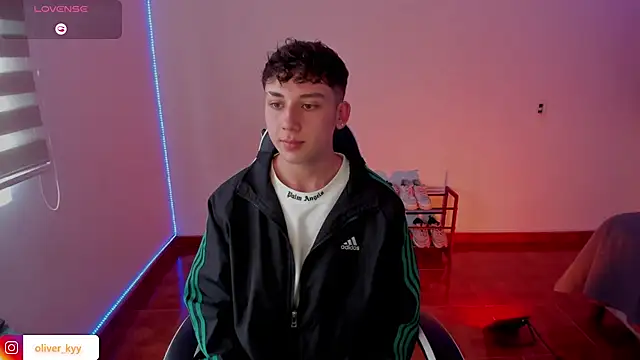 Snapshot of Casper___kyy chatting on 11/19/25, 06:30 Casper kyy online show from 11/19/25, 06:30