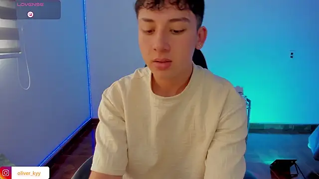 Snapshot of Casper___kyy chatting on 11/24/25, 06:18 Casper kyy online show from 11/24/25, 06:18