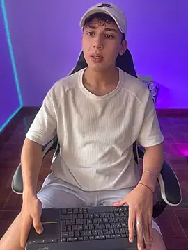 Snapshot of Casper___kyy chatting on 12/01/25, 05:51 Casper kyy online show from 12/01/25, 05:51