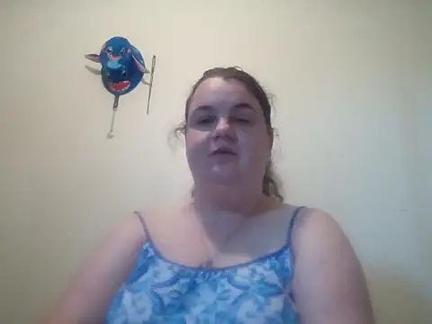 Snapshot of LittleBunny3 chatting on 09/22/25, 08:55 LittleBunny3 online show from 09/22/25, 08:55