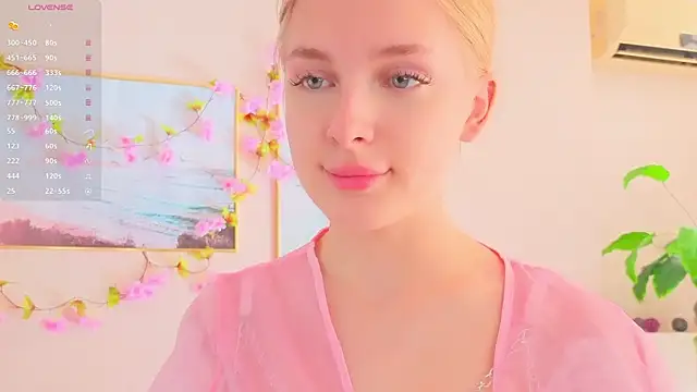 Snapshot of CindyGreen chatting on 09/13/25, 06:24 CindyGreen online show from 09/13/25, 06:24