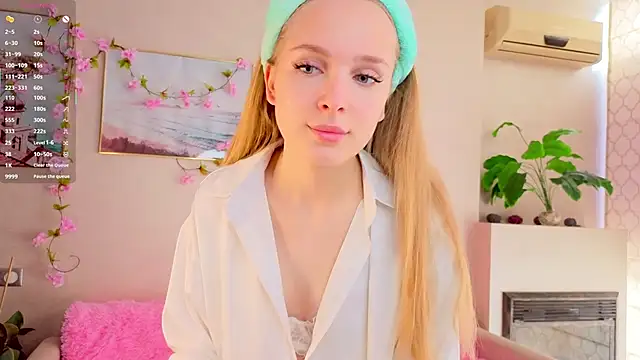 Snapshot of CindyGreen chatting on 09/29/25, 06:40 CindyGreen online show from 09/29/25, 06:40