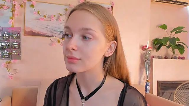 Snapshot of CindyGreen chatting on 10/19/25, 06:25 CindyGreen online show from 10/19/25, 06:25