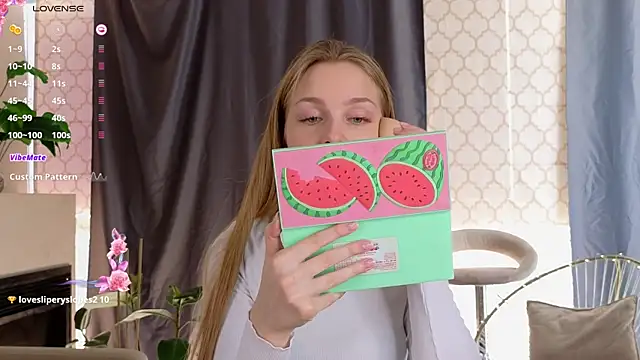 Snapshot of CindyGreen chatting on 11/18/25, 06:29 CindyGreen online show from 11/18/25, 06:29