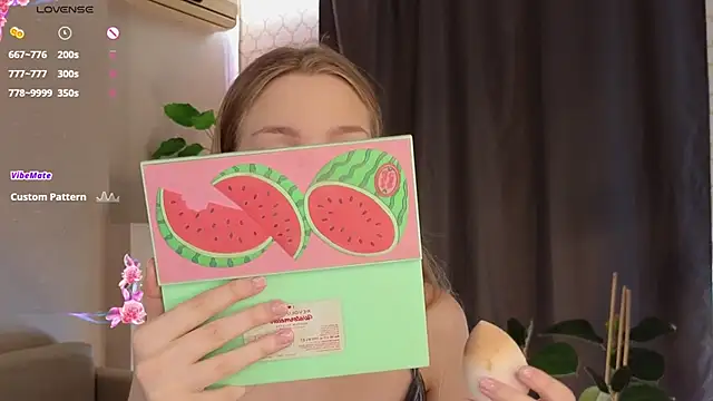 Snapshot of CindyGreen chatting on 11/24/25, 06:46 CindyGreen online show from 11/24/25, 06:46