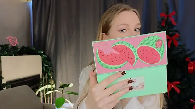 Snapshot of CindyGreen chatting on 12/03/25, 06:32 CindyGreen online show from 12/03/25, 06:32