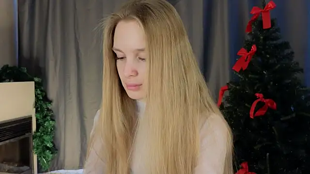 Snapshot of CindyGreen chatting on 12/05/25, 06:11 CindyGreen online show from 12/05/25, 06:11