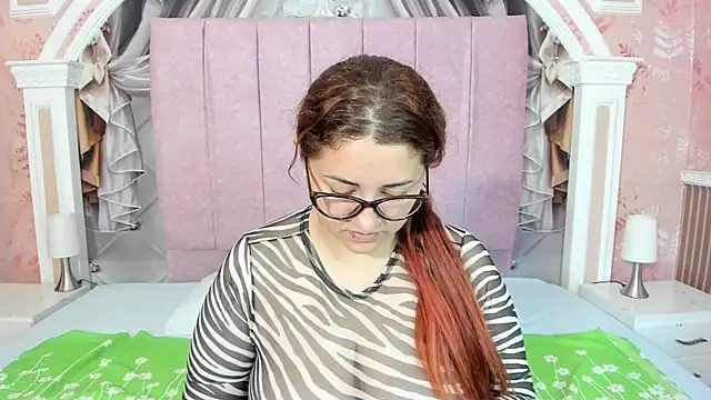 Snapshot of mishell_lovely chatting on 09/10/25, 12:27 mishell lovely online show from 09/10/25, 12:27