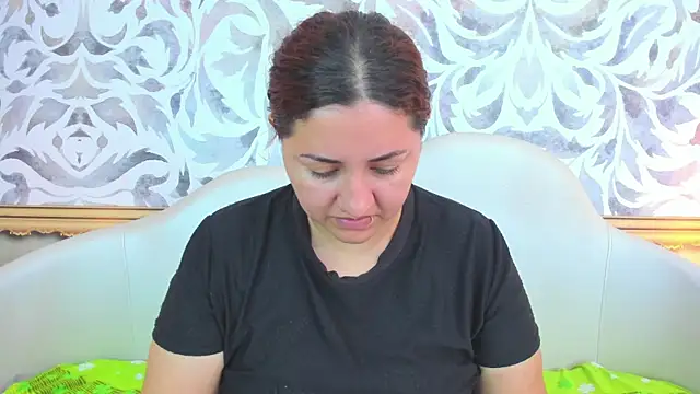 Snapshot of mishell_lovely chatting on 10/28/25, 12:30 mishell lovely online show from 10/28/25, 12:30