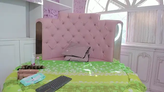 Snapshot of mishell_lovely chatting on 11/05/25, 02:28 mishell lovely online show from 11/05/25, 02:28