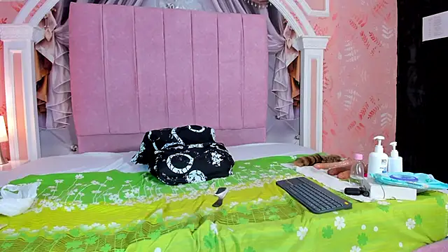 Snapshot of mishell_lovely chatting on 11/07/25, 01:16 mishell lovely online show from 11/07/25, 01:16