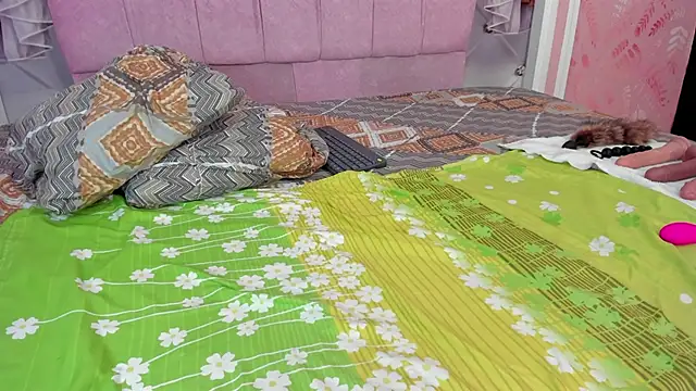 Snapshot of mishell_lovely chatting on 11/16/25, 02:11 mishell lovely online show from 11/16/25, 02:11