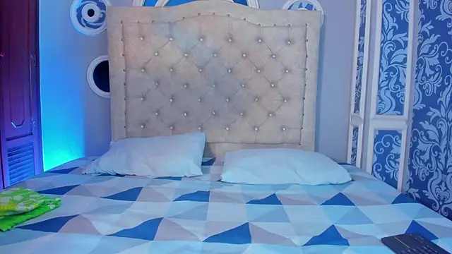 Snapshot of mishell_lovely chatting on 12/16/25, 11:48 mishell lovely online show from 12/16/25, 11:48