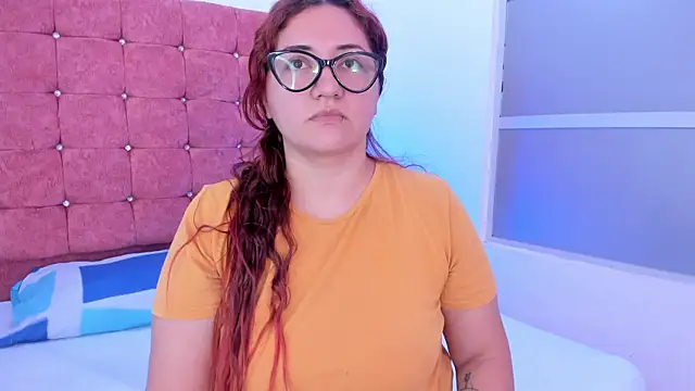 Snapshot of mishell_lovely chatting on 12/17/25, 01:17 mishell lovely online show from 12/17/25, 01:17