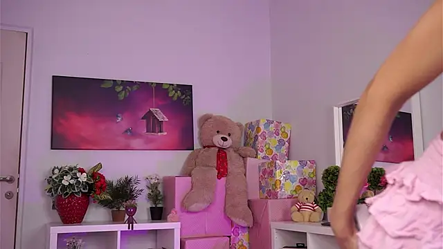 ZariaVera online show from 10/11/25, 07:23